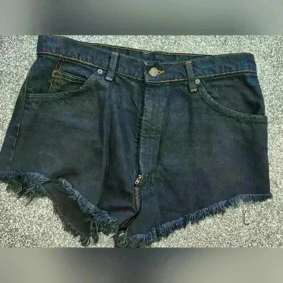 LEVI'S BLACK JEAN SHORTS - Picture 1 of 4